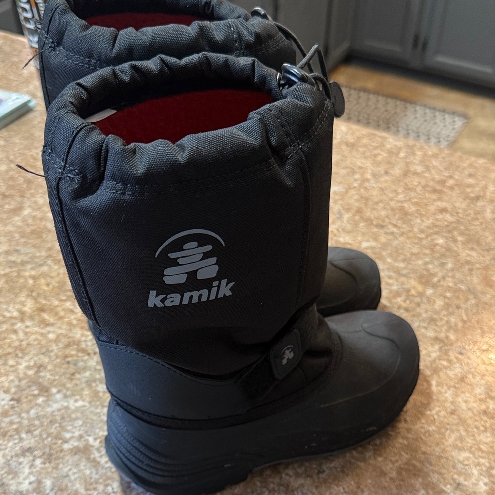 Kamik Kids Black Winter Boots Youth size 3 - great shape, super warm!